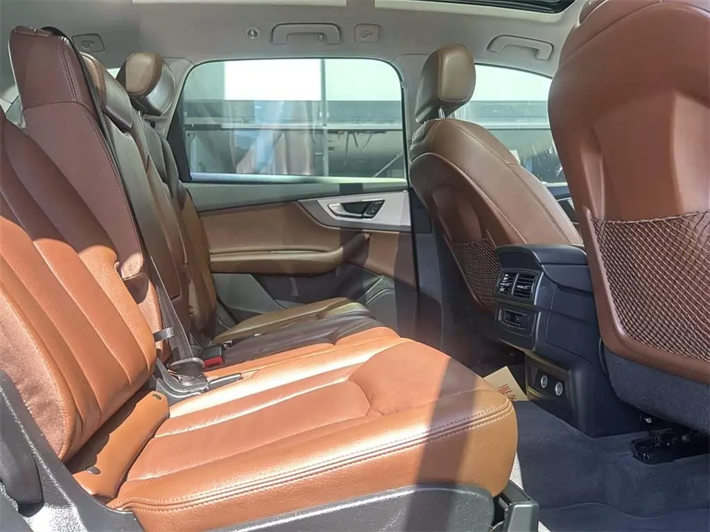 Audi Q7 2019 — Şəkil 7/15