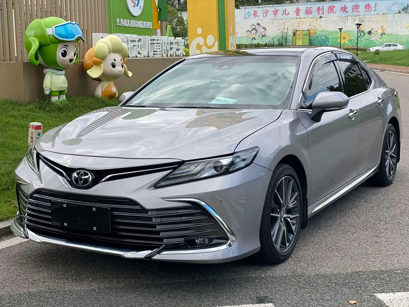 Toyota Camry 2023 — Photo 1/20