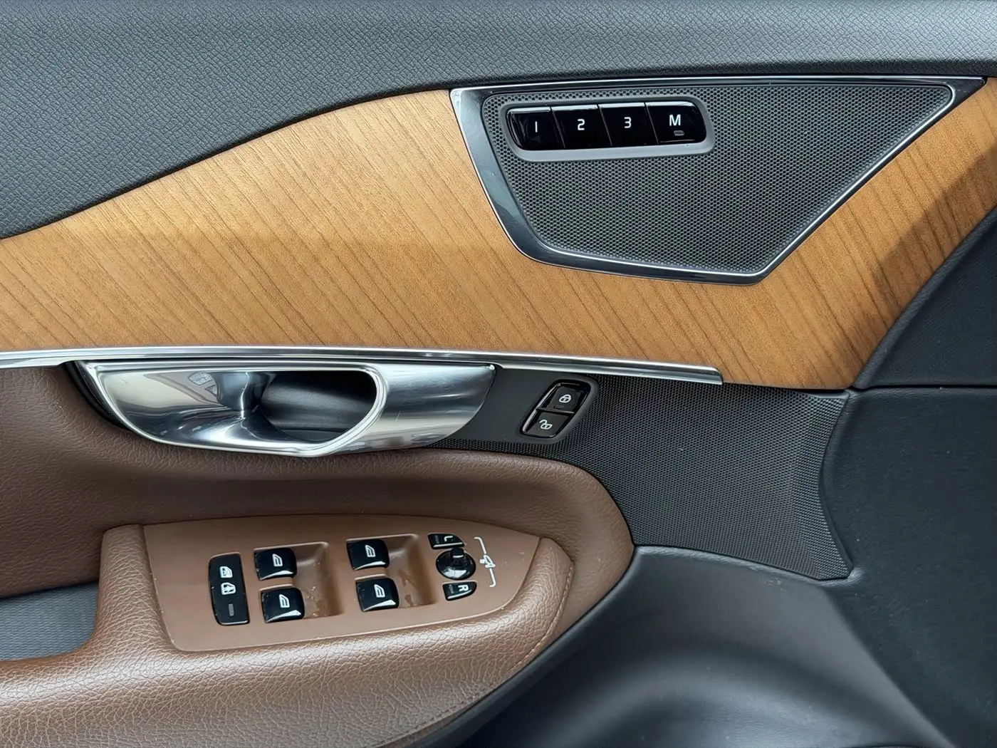 Volvo XC90 2021 — Şəkil 9/19