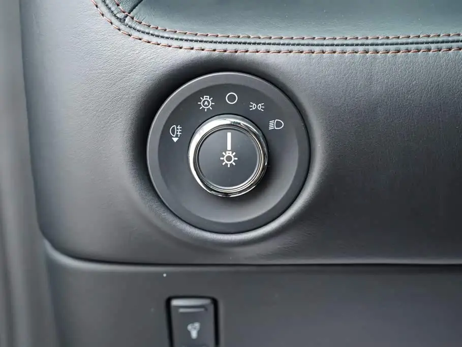 Lincoln Navigator 2018 — Şəkil 9/20