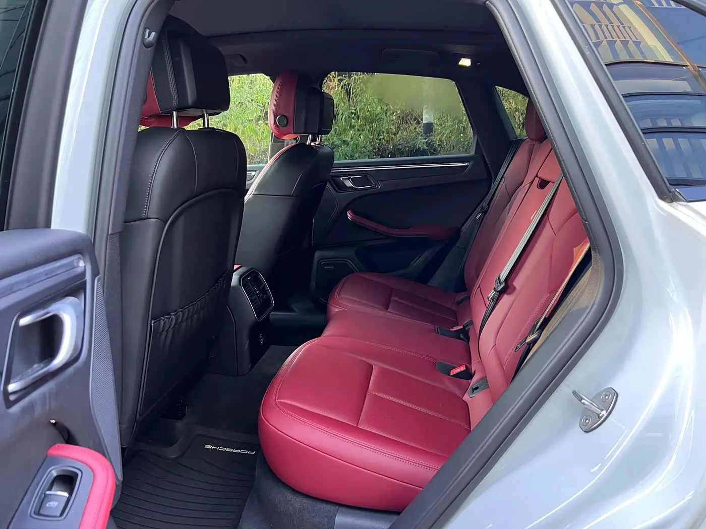 Porsche Macan 2022 — Photo 5/14