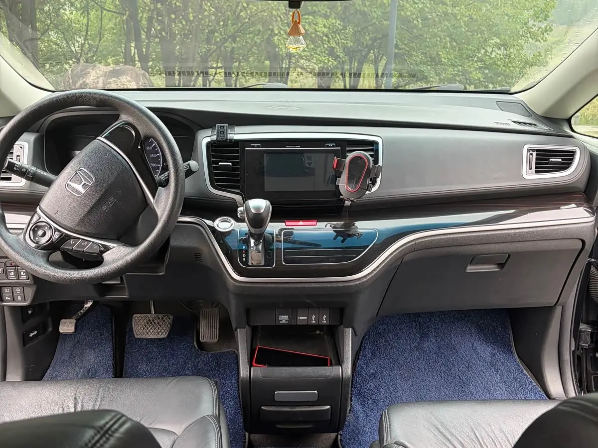 Honda Odyssey 2018 — Фото 9/18