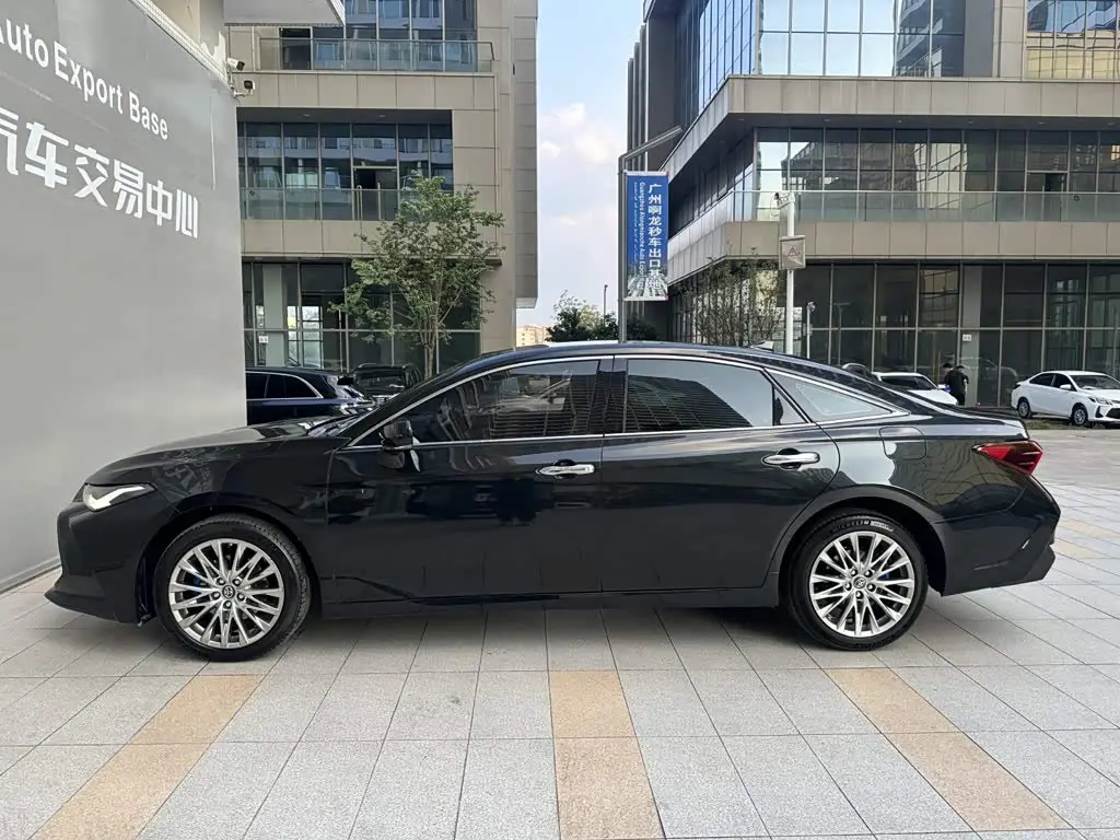 Toyota Avalon 2022 — Photo 3/14