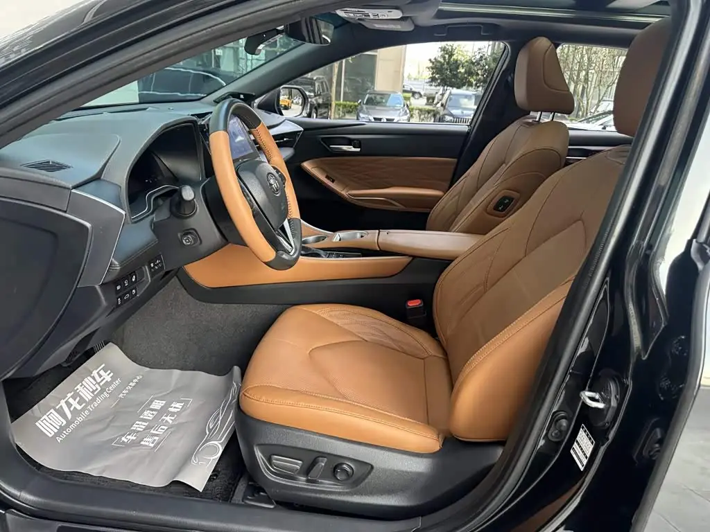 Toyota Avalon 2022 — Photo 11/14