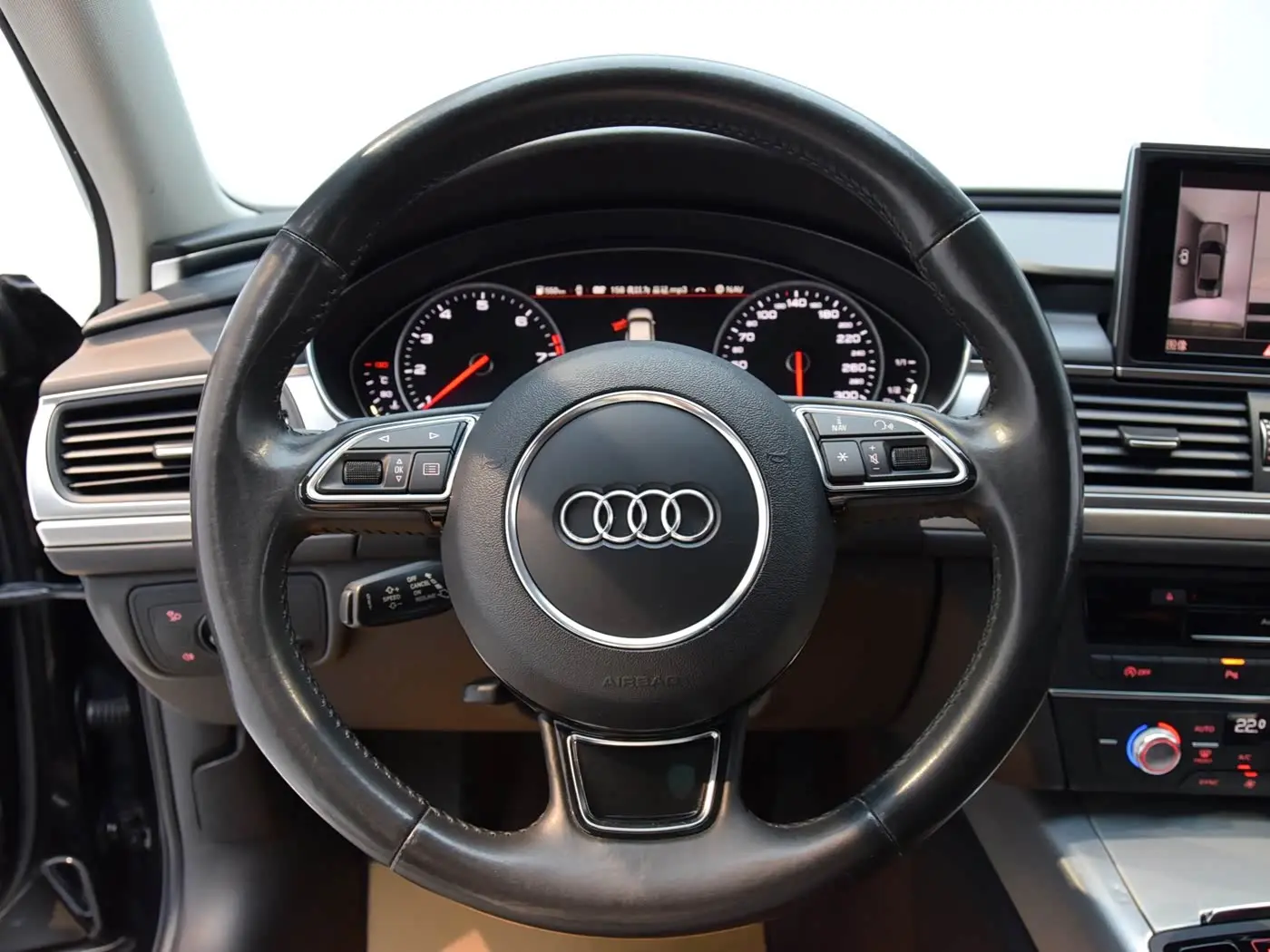 Audi A6L 2016 — Фото 11/20
