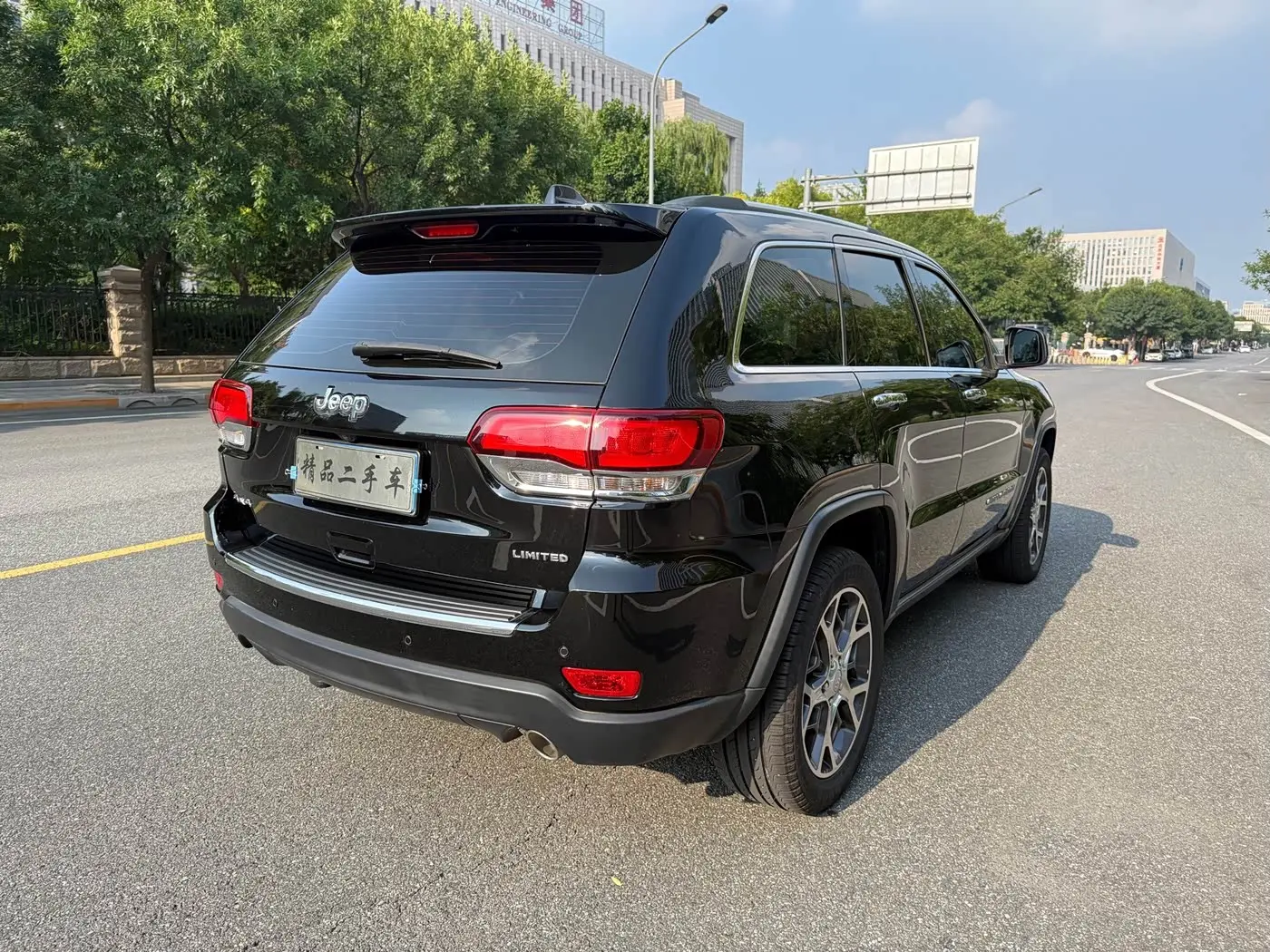 Jeep Grand Cherokee 2020 — Фото 4/20