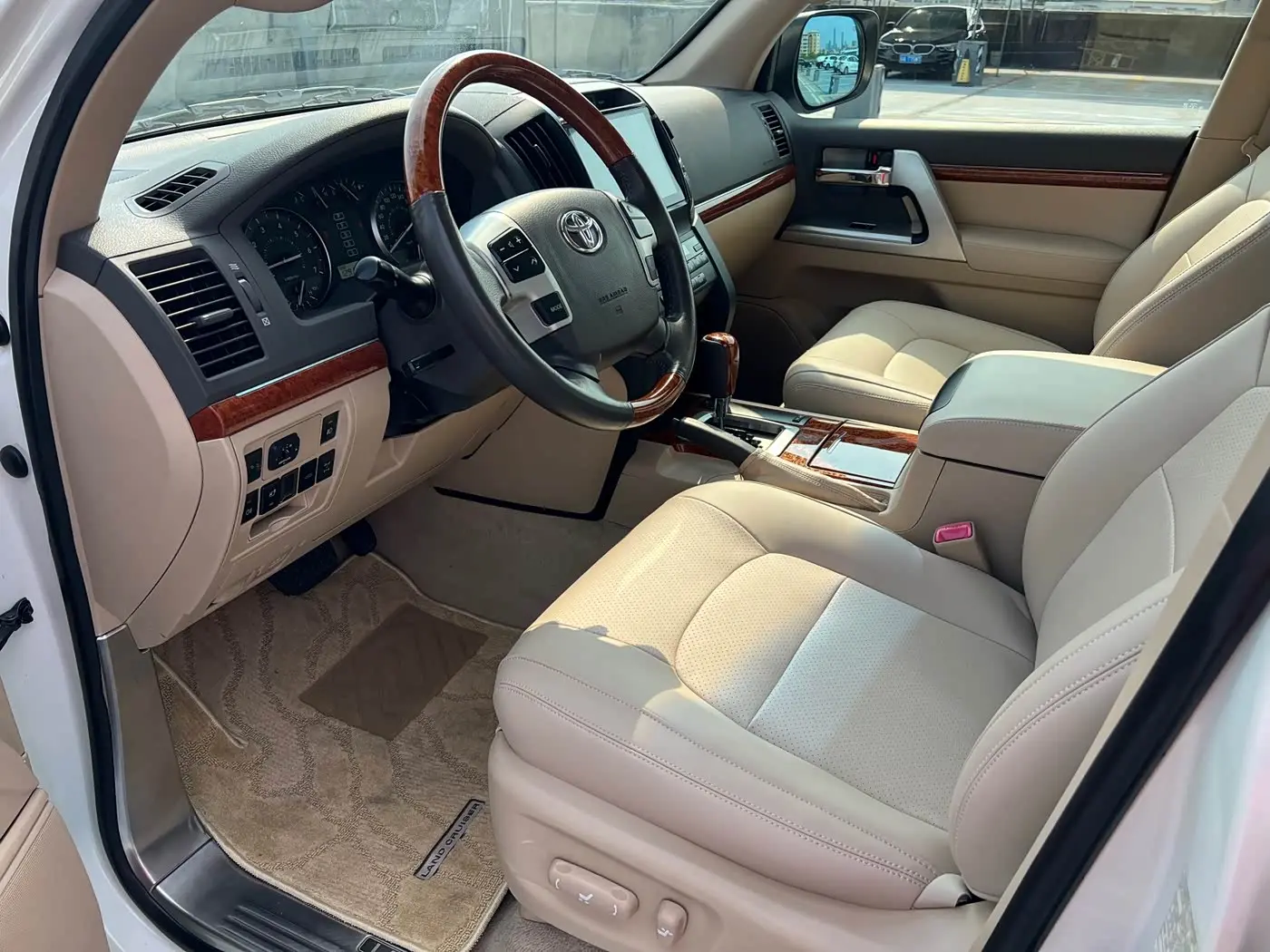 Toyota Land Cruiser 2016 — Photo 10/20