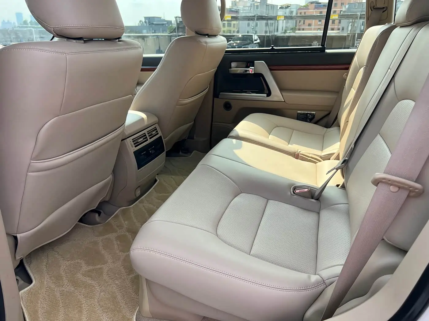 Toyota Land Cruiser 2016 — Photo 13/20