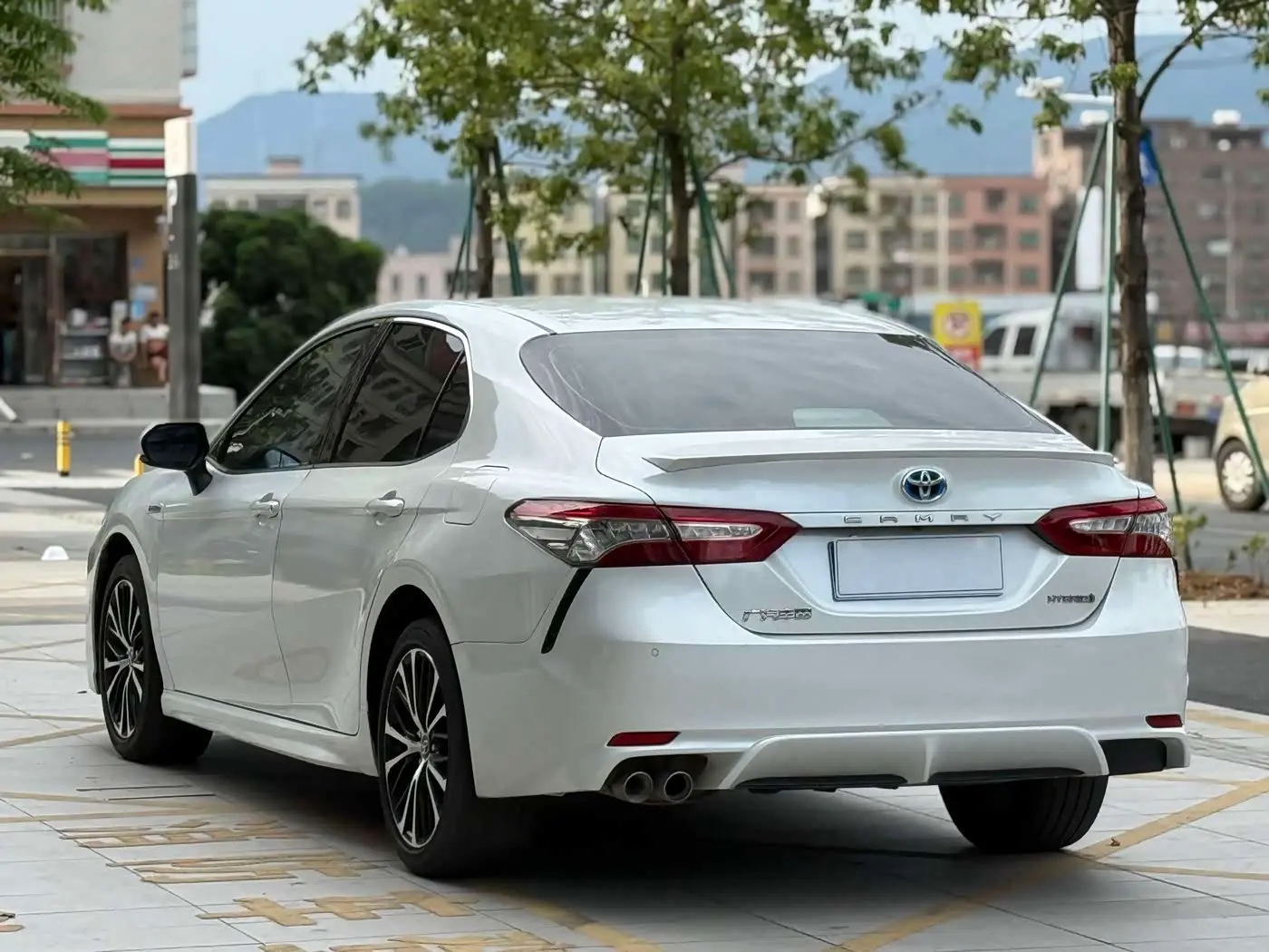 Toyota Camry 2019 — Photo 12/14