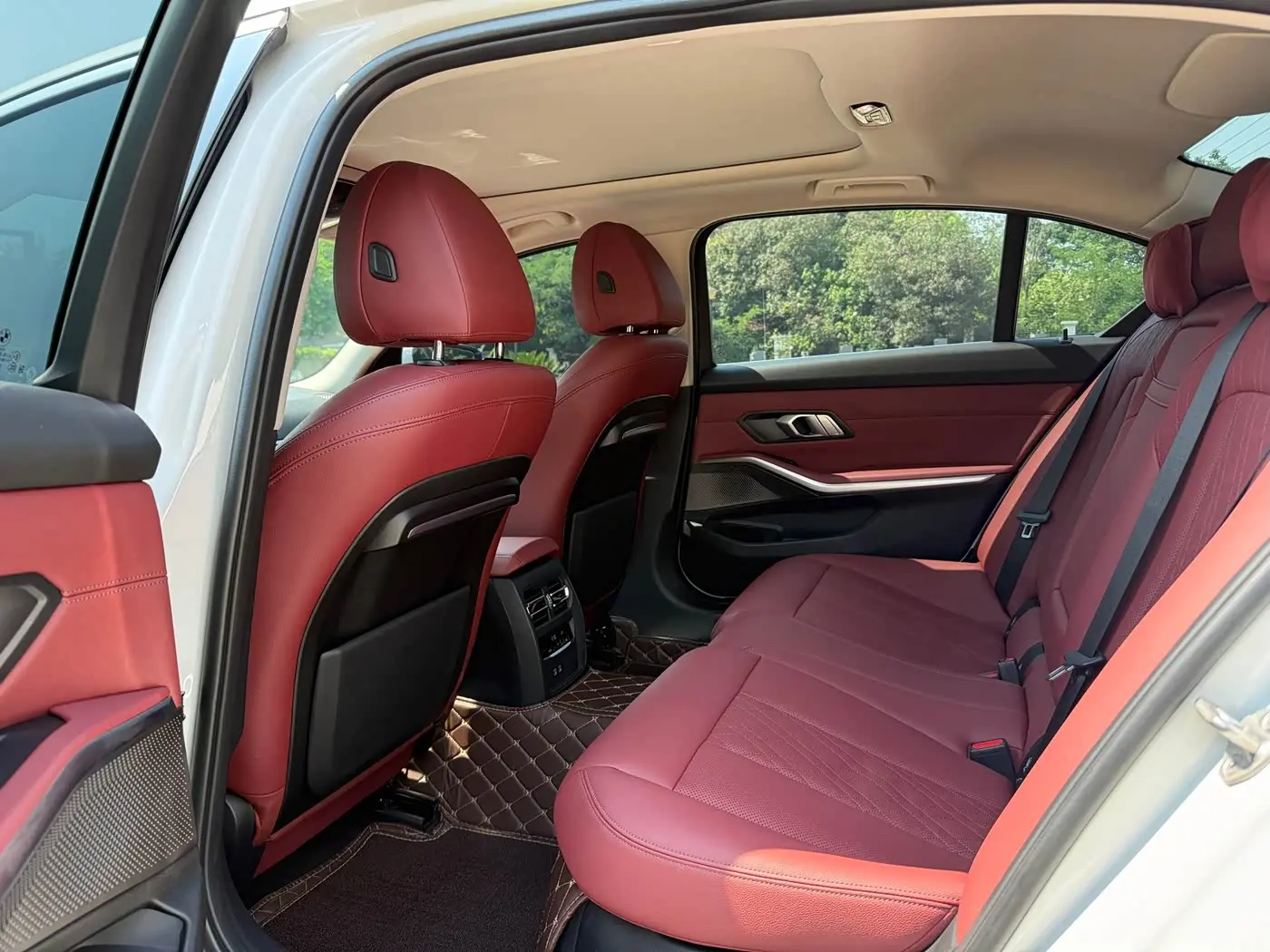 BMW 3 Series 2022 — Photo 6/11