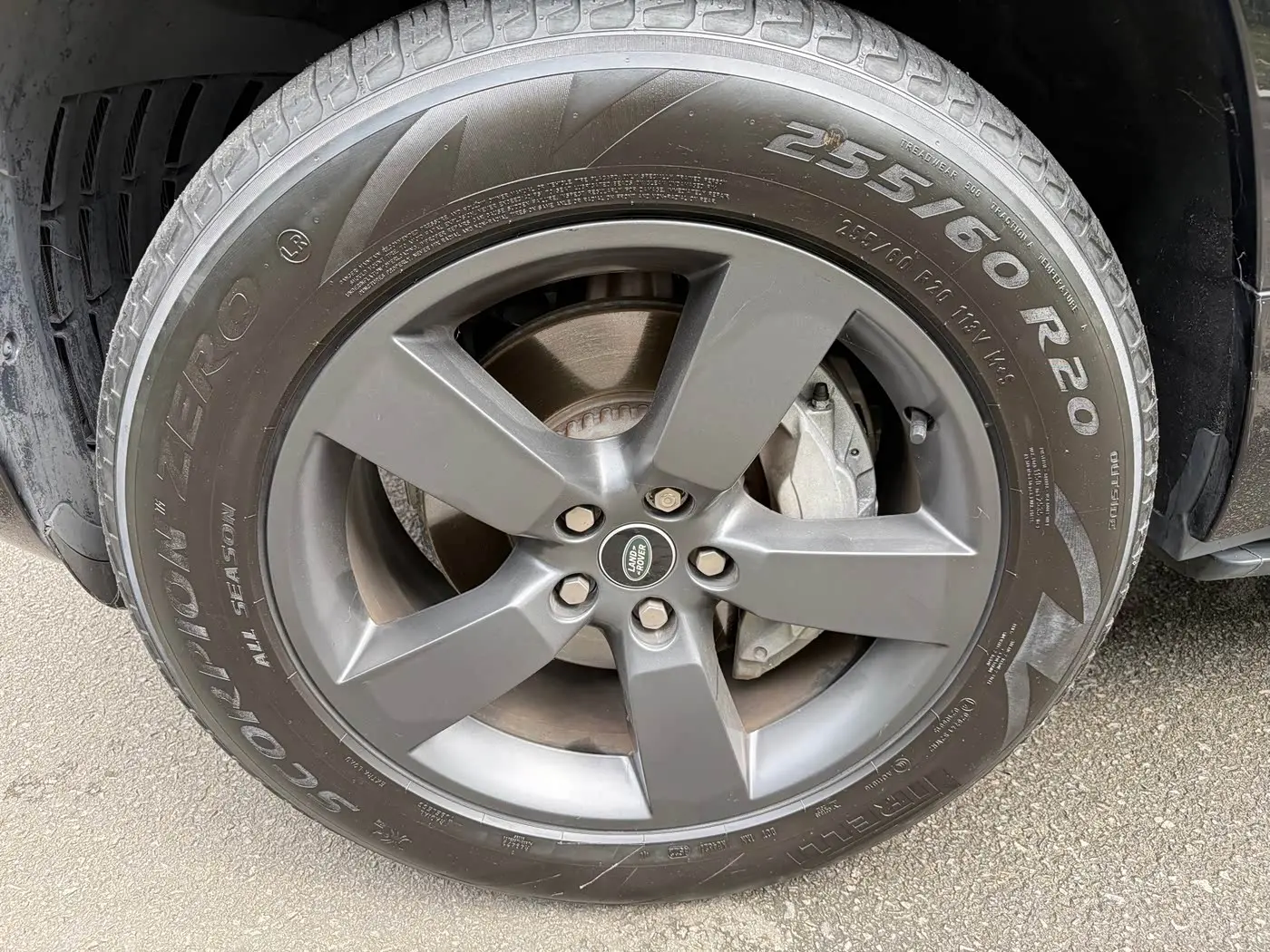 Land Rover Defender 2023 — Photo 17/18