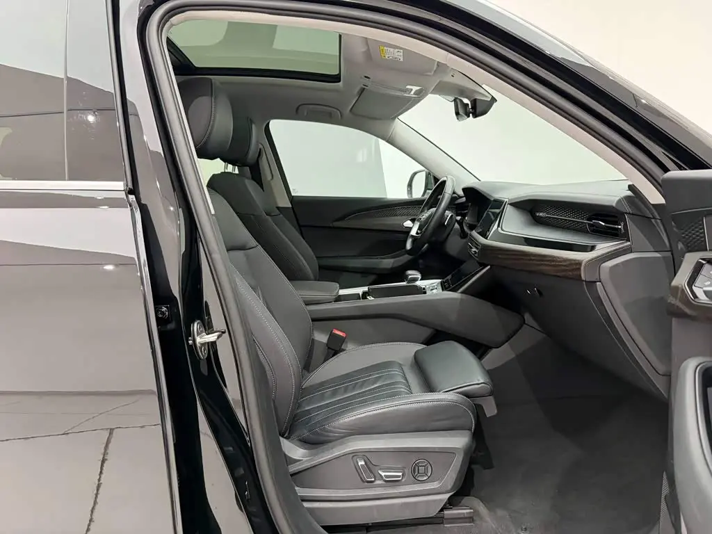 Audi Q6 2023 — Şəkil 18/20