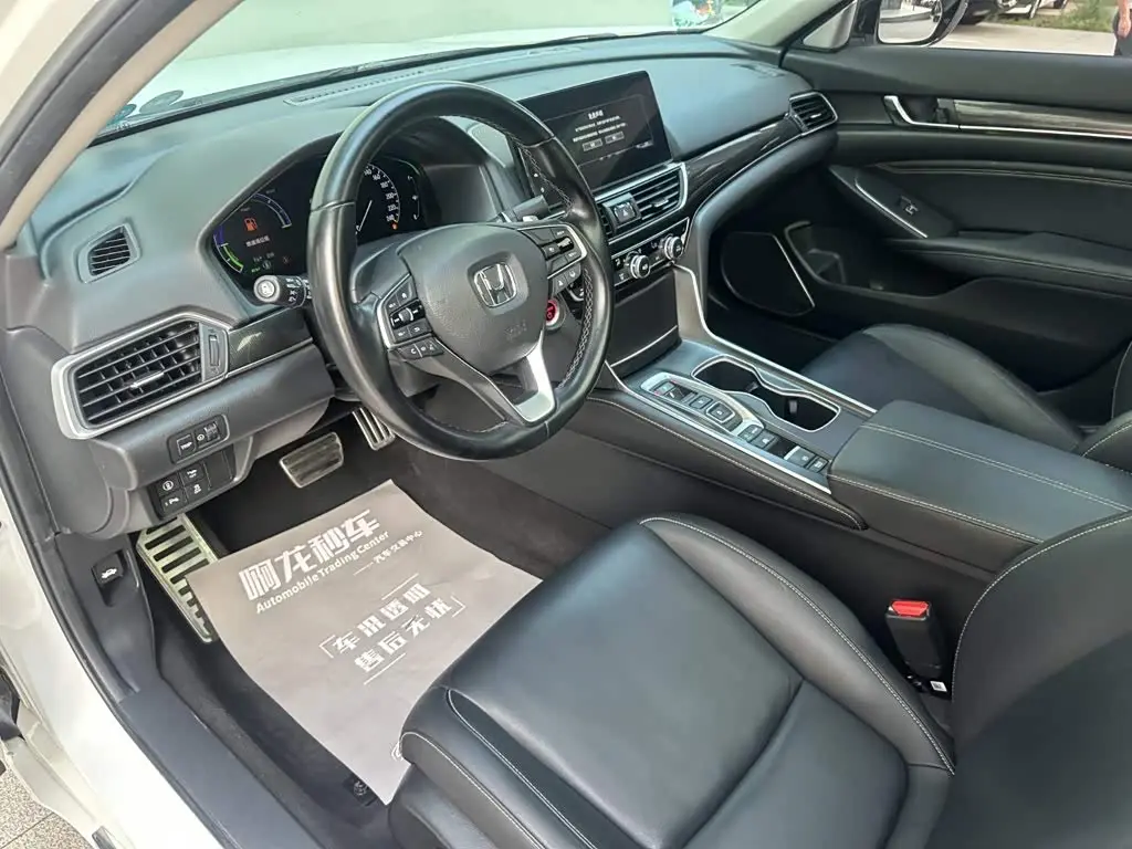 Honda Accord 2022 — Photo 10/13