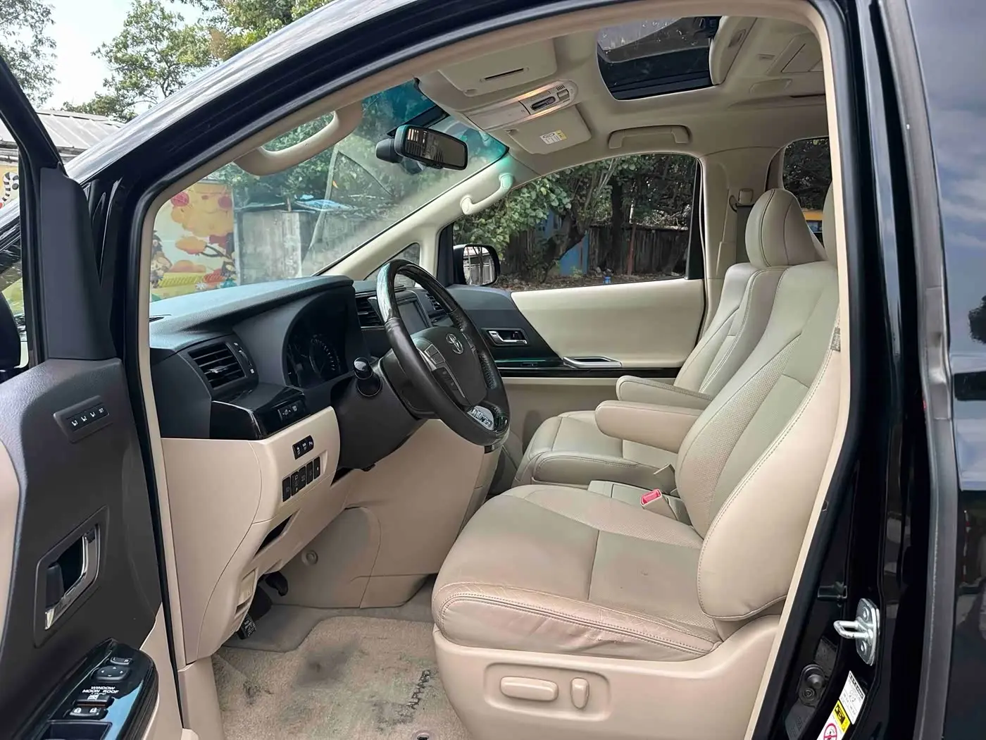 Toyota Alphard 2014 — Photo 11/15