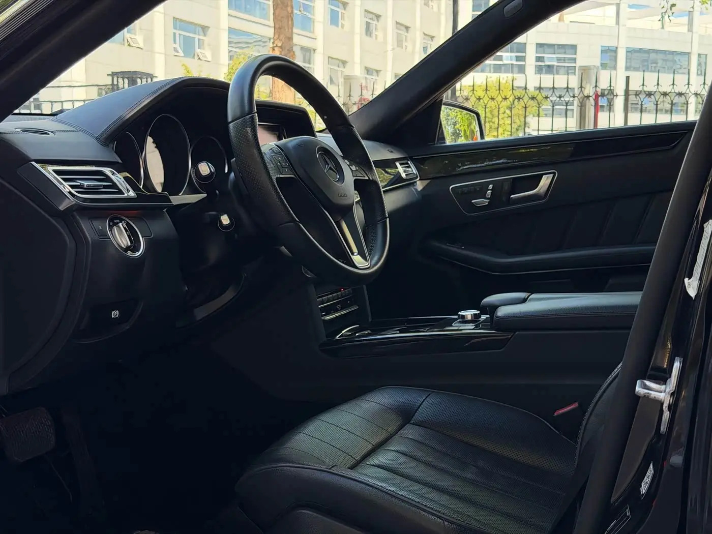 Mercedes-Benz E-Class 2014 — Şəkil 5/20