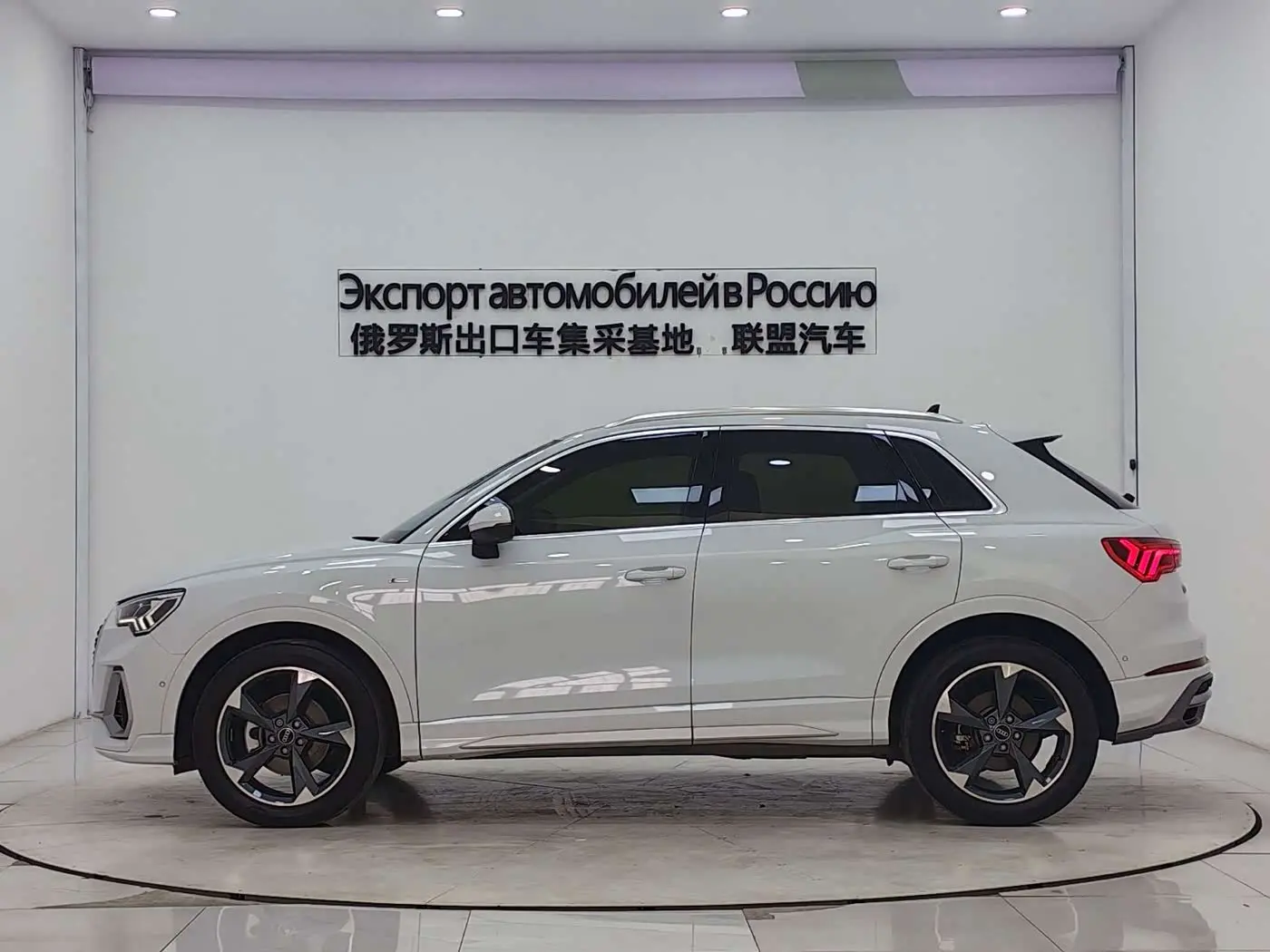 Audi Q3 2022 — ფოტო 5/18