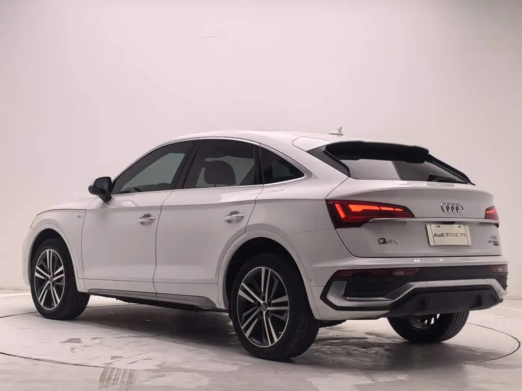 Audi Q5L Sportback 2021 — Photo 6/20