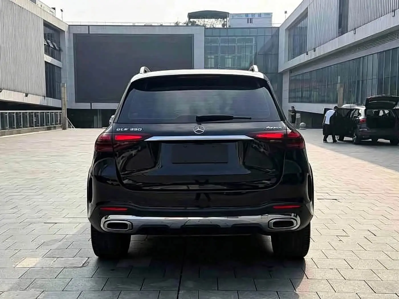 Mercedes-Benz GLE 2024 — Photo 11/12