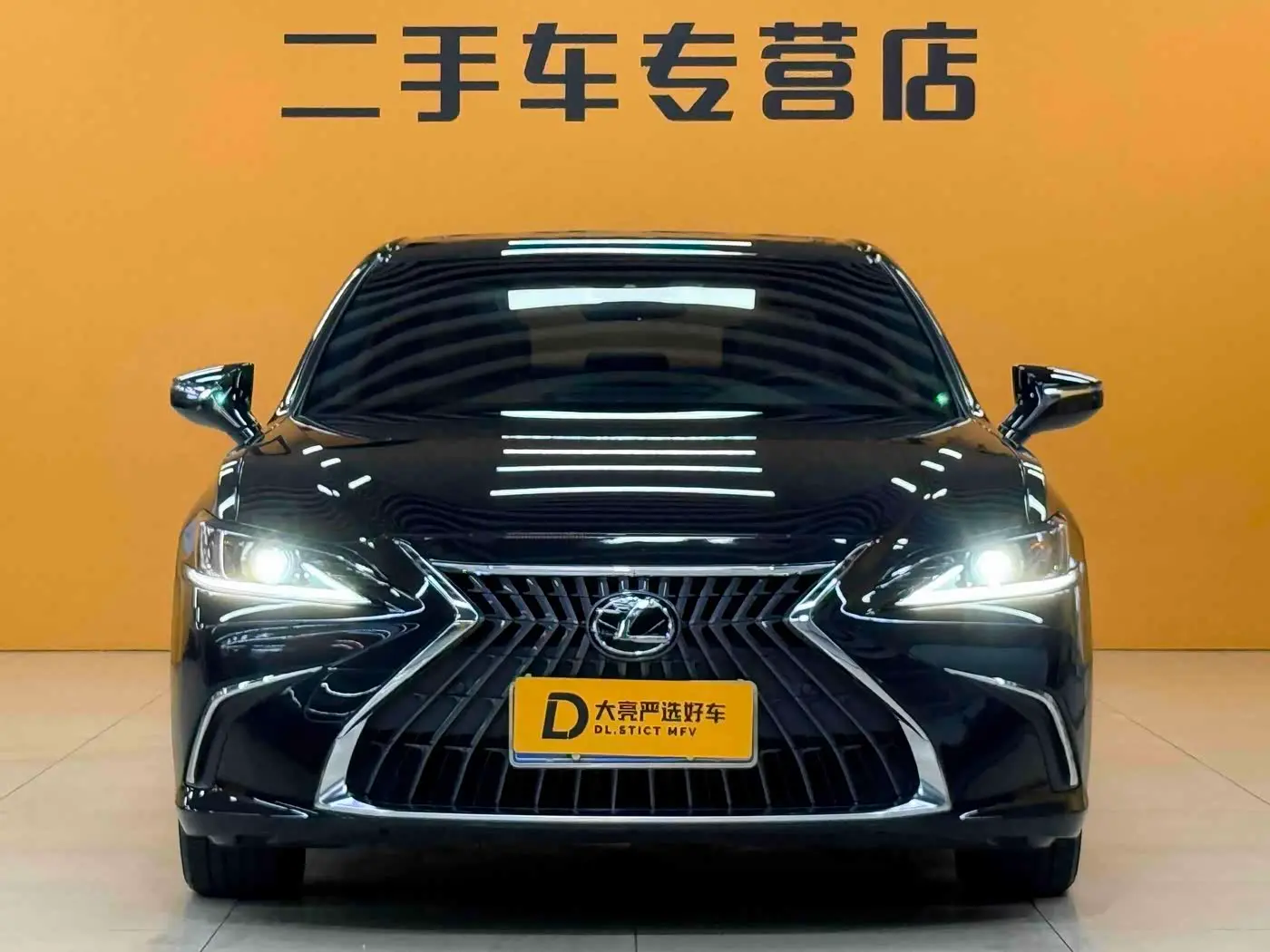 Lexus ES 2023 — Фото 2/10