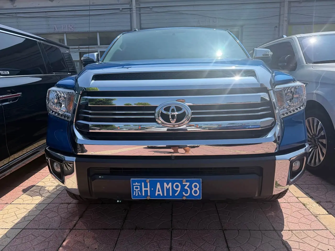 Toyota Tundra 2018 — Photo 9/15