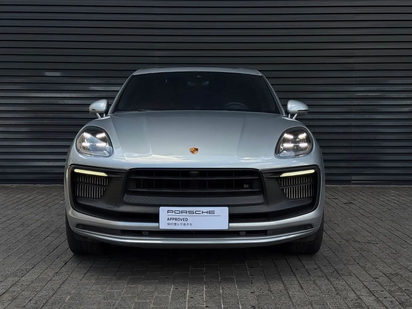 Porsche Macan 2022 — Photo 2/20