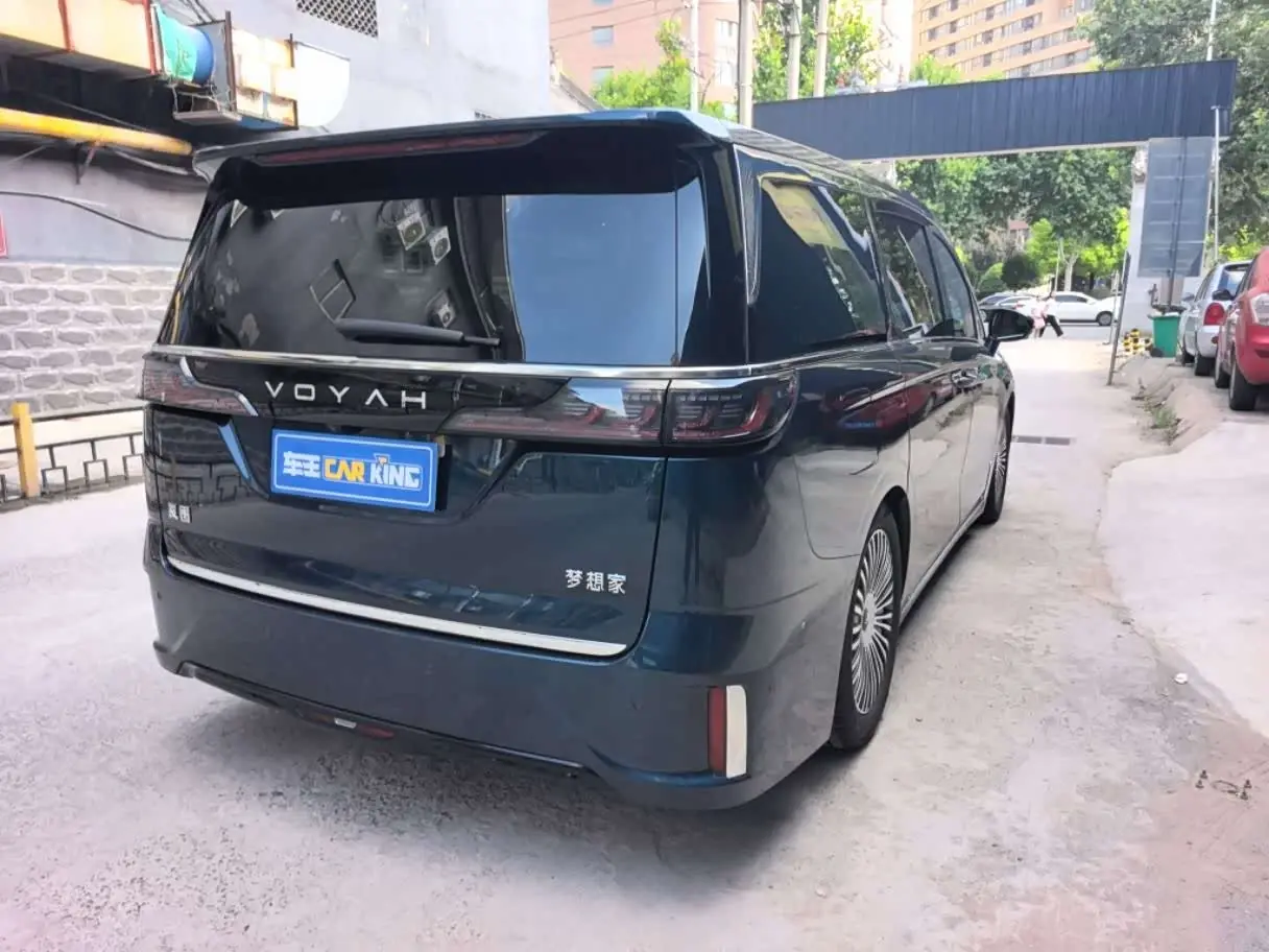 Voyah Auto Voyah Dreamer 2024 — Photo 12/13