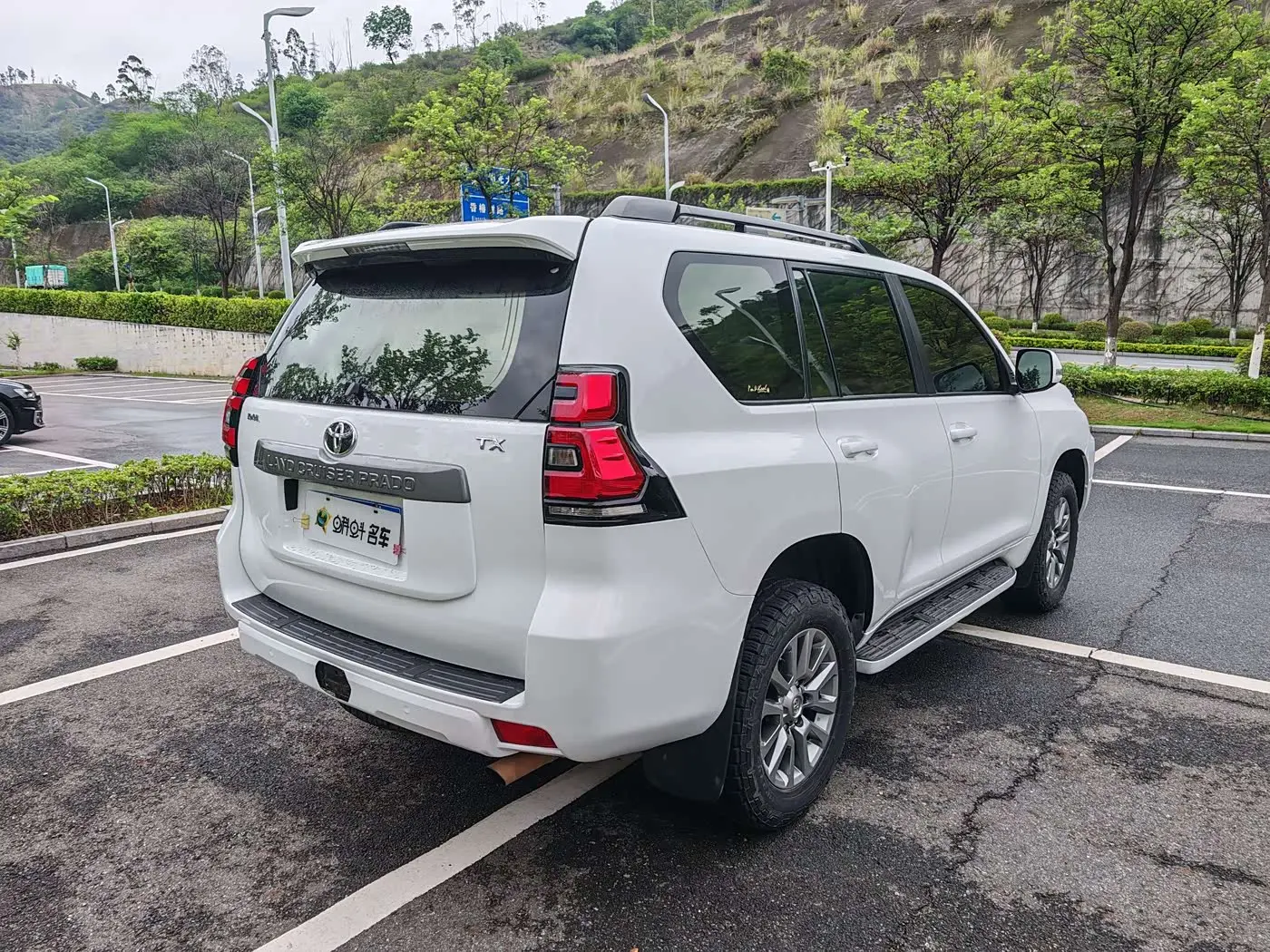 Toyota Prado 2018 — Photo 4/17