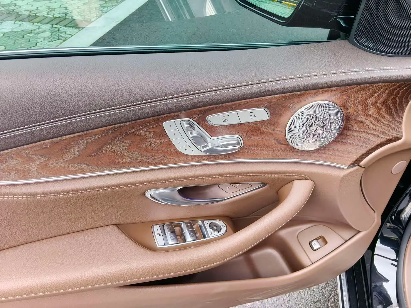 Mercedes-Benz E-Class 2023 — Фото 14/19