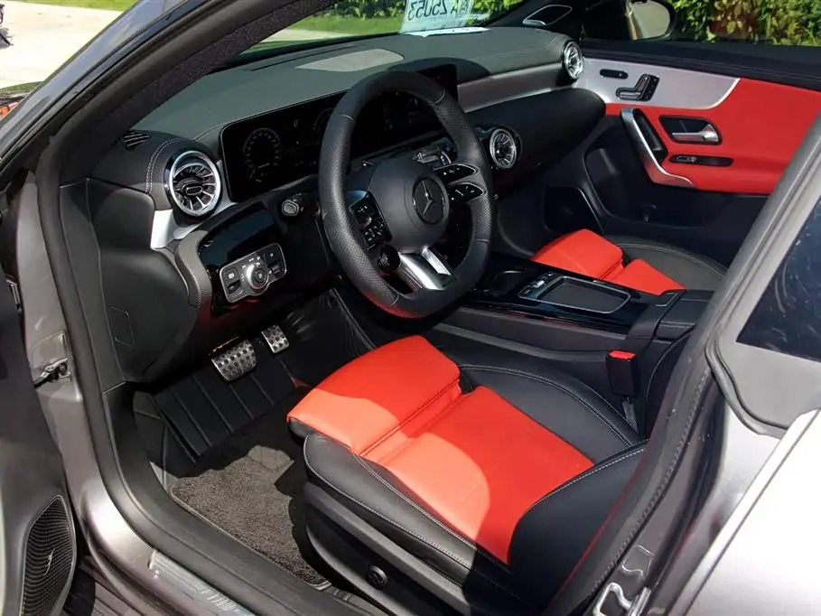 Mercedes-Benz CLA AMG 2025 — Photo 13/13