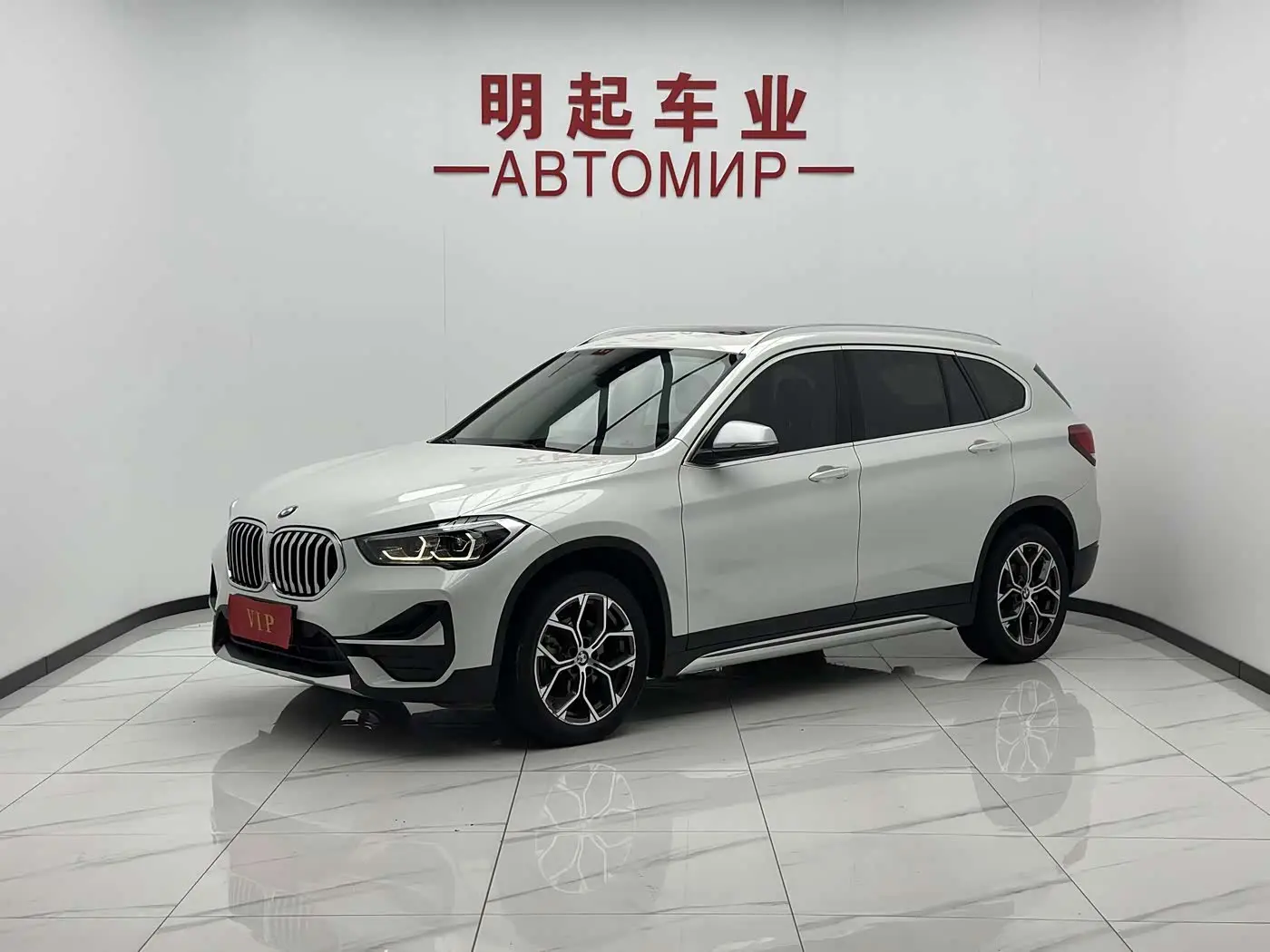 BMW X1 2022 — Фото 1/17