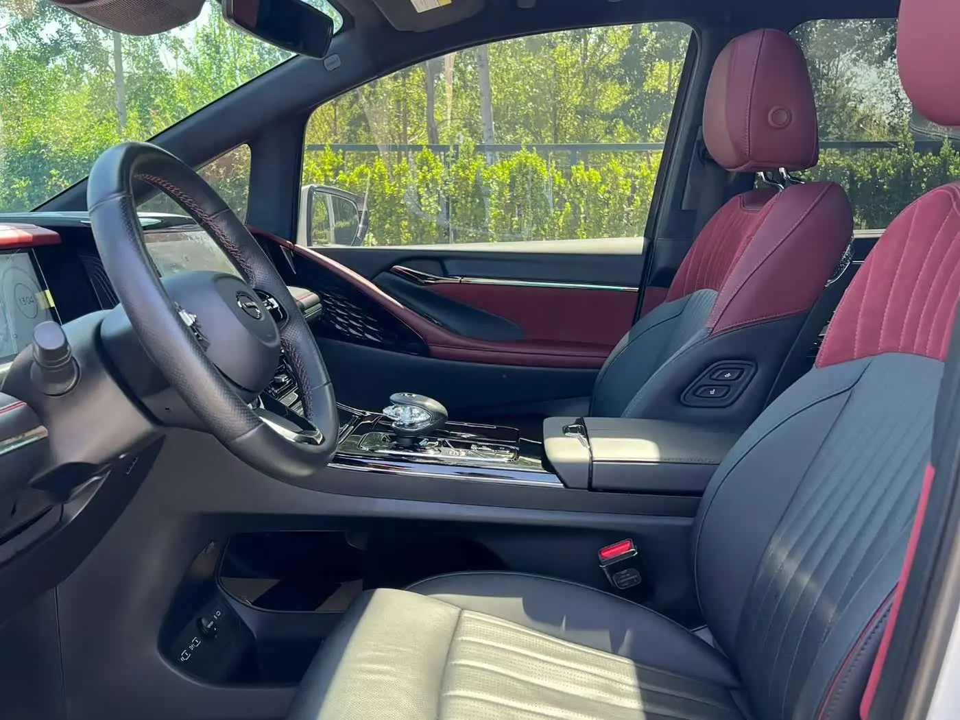 GAC Trumpchi Trumpchi M8 2024 — Şəkil 4/9