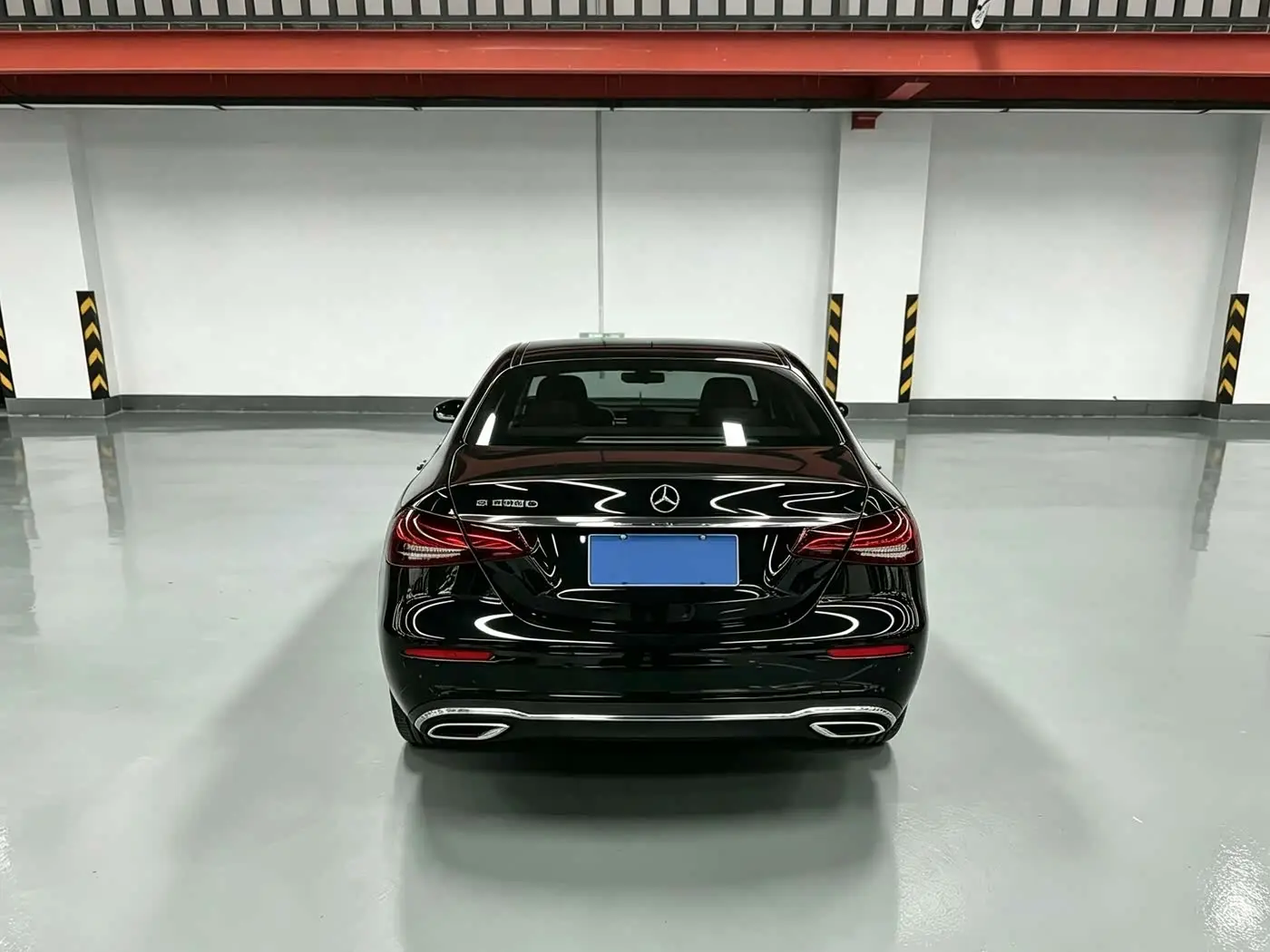 Mercedes-Benz E-Class 2023 — Photo 14/15