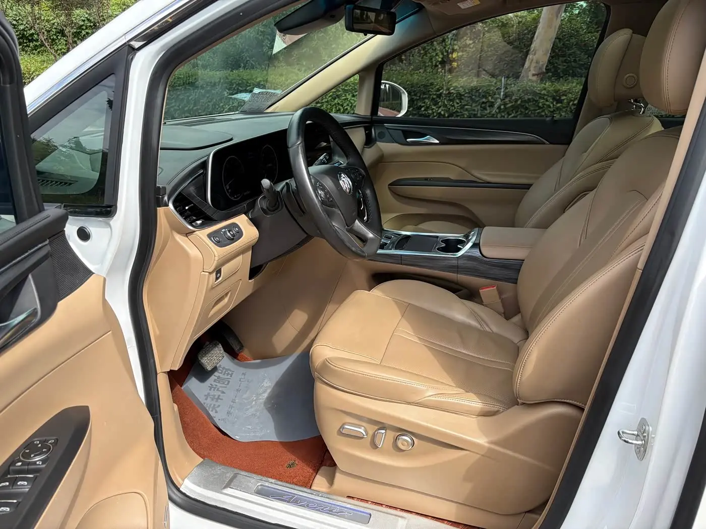 Buick GL8 2021 — ფოტო 7/12