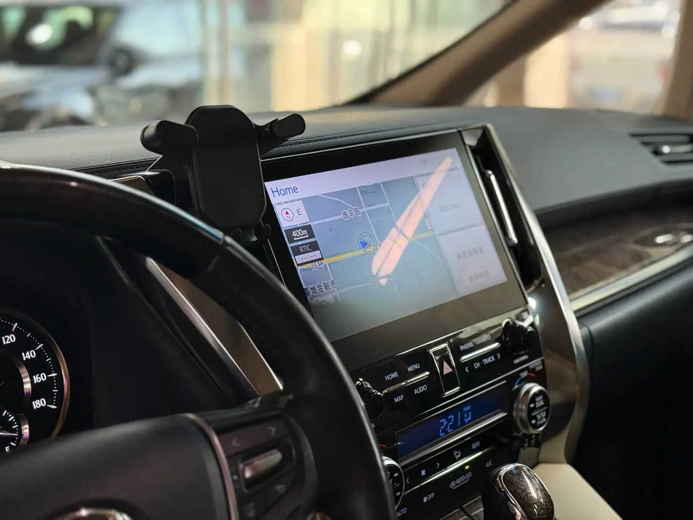 Toyota Alphard 2021 — Photo 11/20