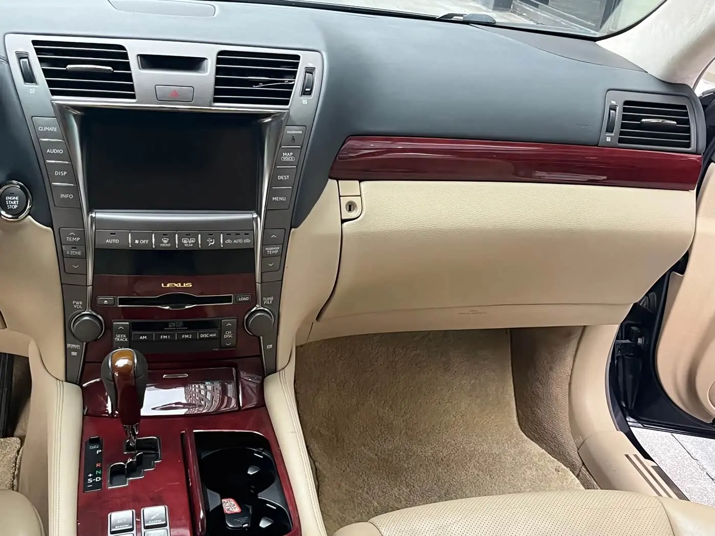 Lexus LS 2008 — Photo 14/15