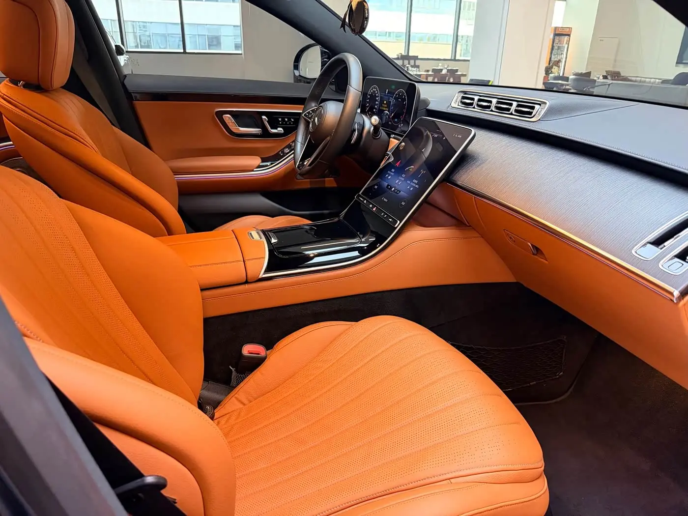 Mercedes-Benz S-Class 2021 — Photo 12/18