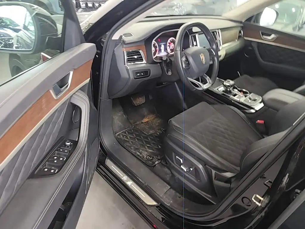 Hongqi HS7 2021 — Photo 16/20