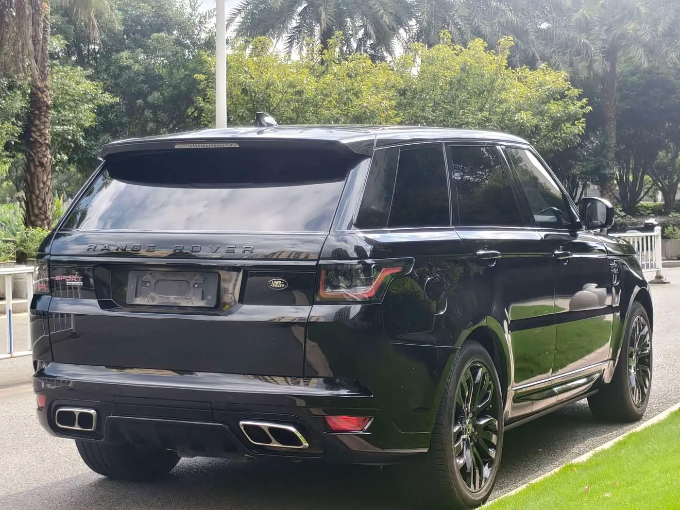 Land Rover Range Rover Sport 2017 — Photo 7/17