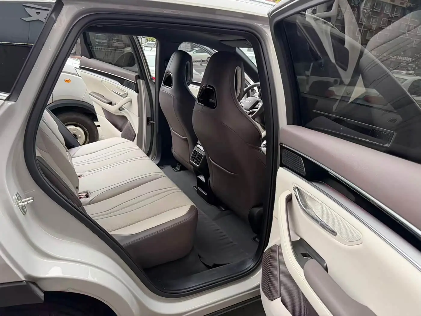 BYD Song PLUS PHEV 2025 — Photo 9/15