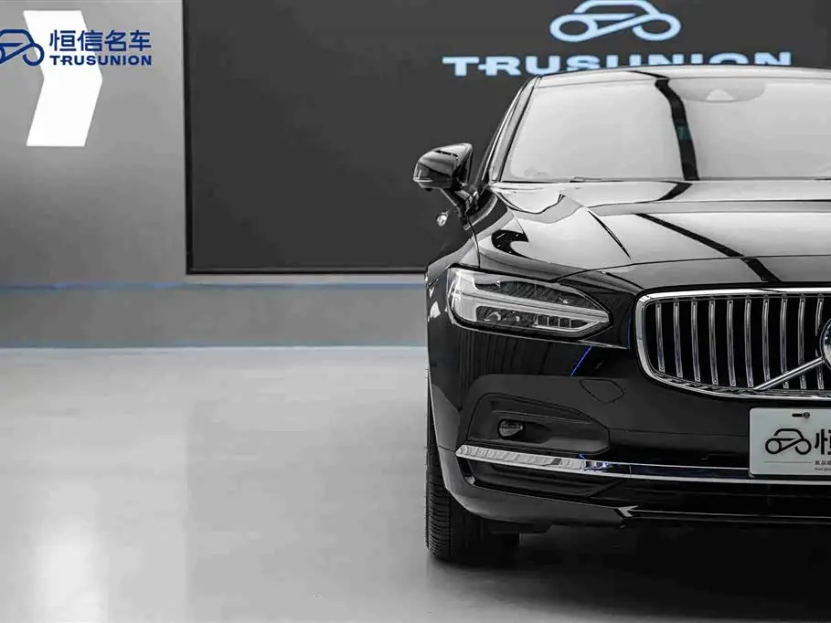 Volvo S90 2021 — Photo 8/20