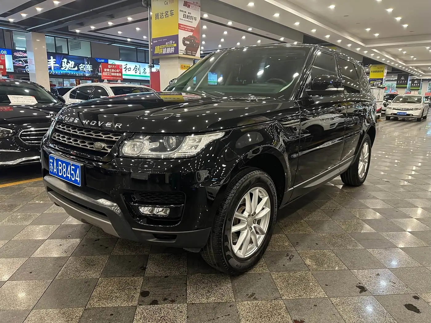 Land Rover Range Rover Sport 2016 — Photo 1/11