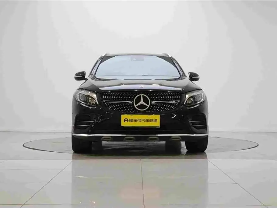Mercedes-Benz GLC AMG 2018 — Photo 2/20