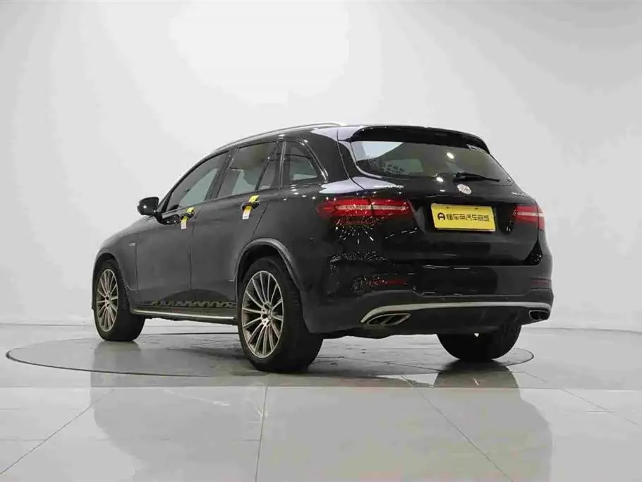 Mercedes-Benz GLC AMG 2018 — Photo 7/20