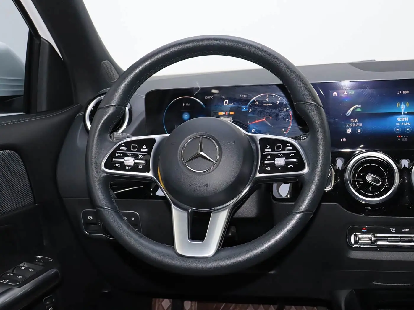 Mercedes-Benz GLA 2021 — Şəkil 14/17