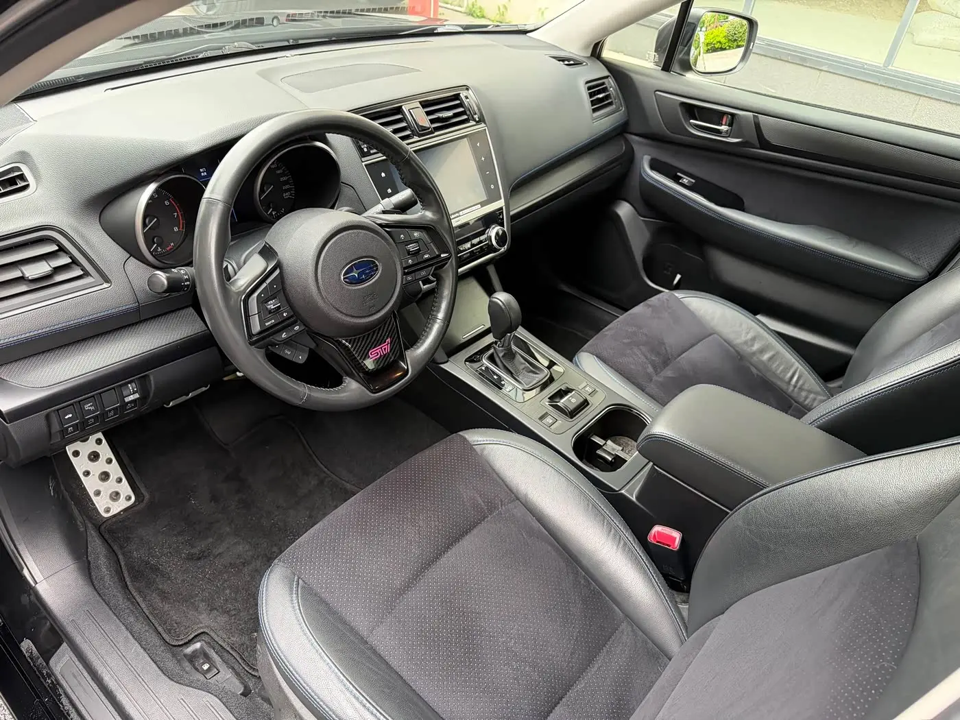 Subaru Legacy 2022 — Photo 12/20