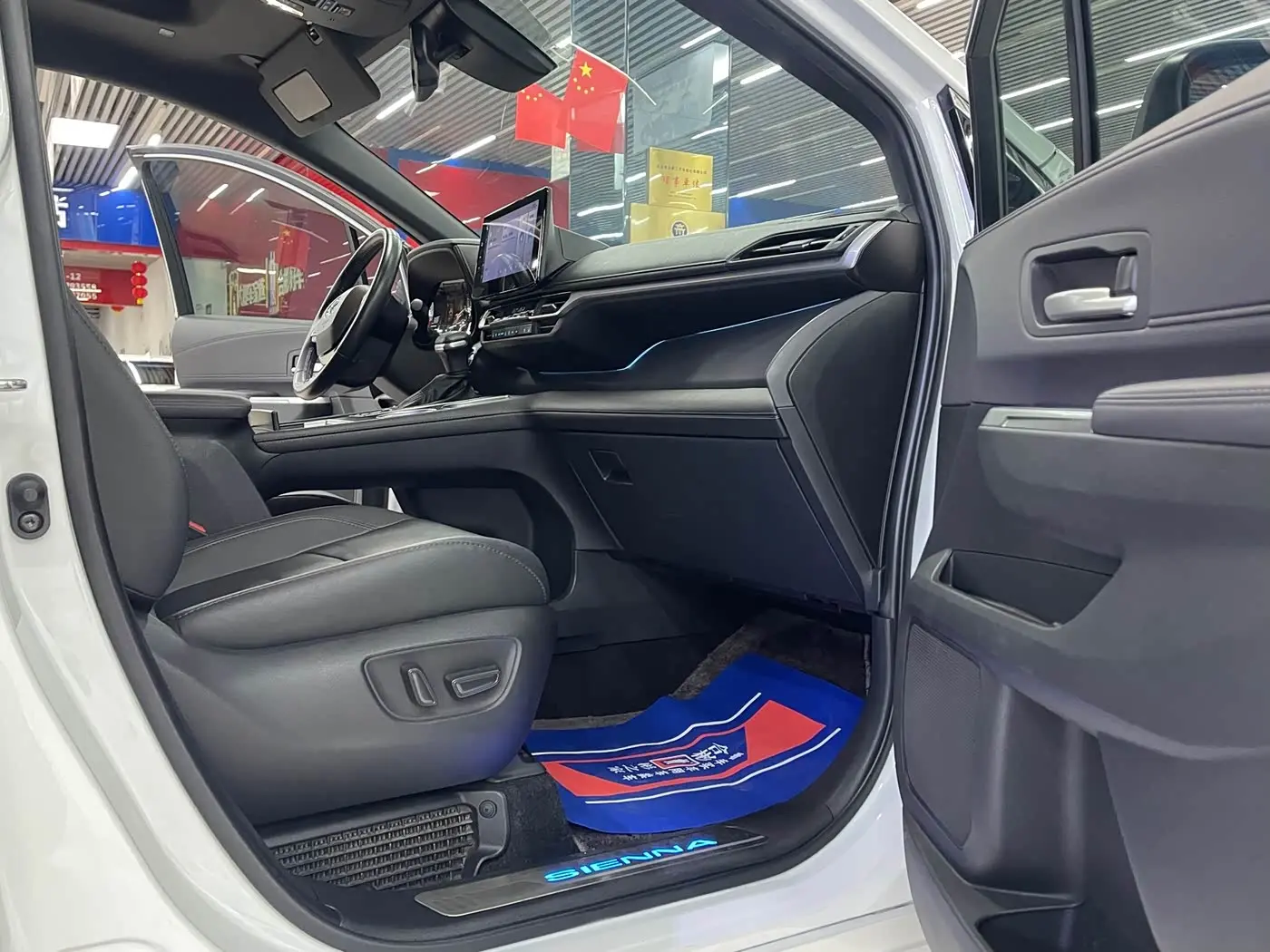 Toyota Sienna 2022 — Photo 8/20