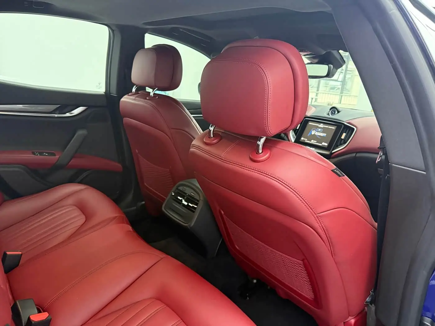 Maserati Ghibli 2018 — Şəkil 9/14