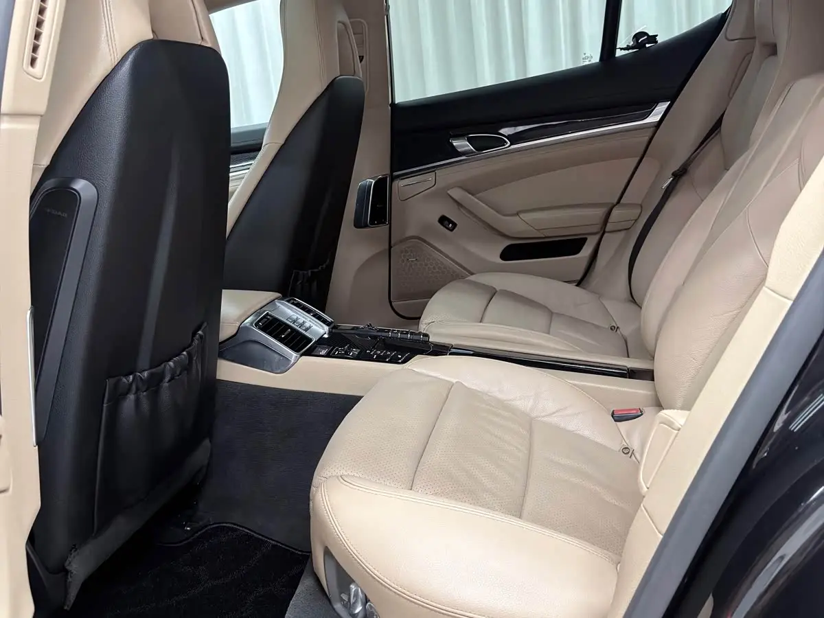 Porsche Panamera 2013 — Photo 17/20