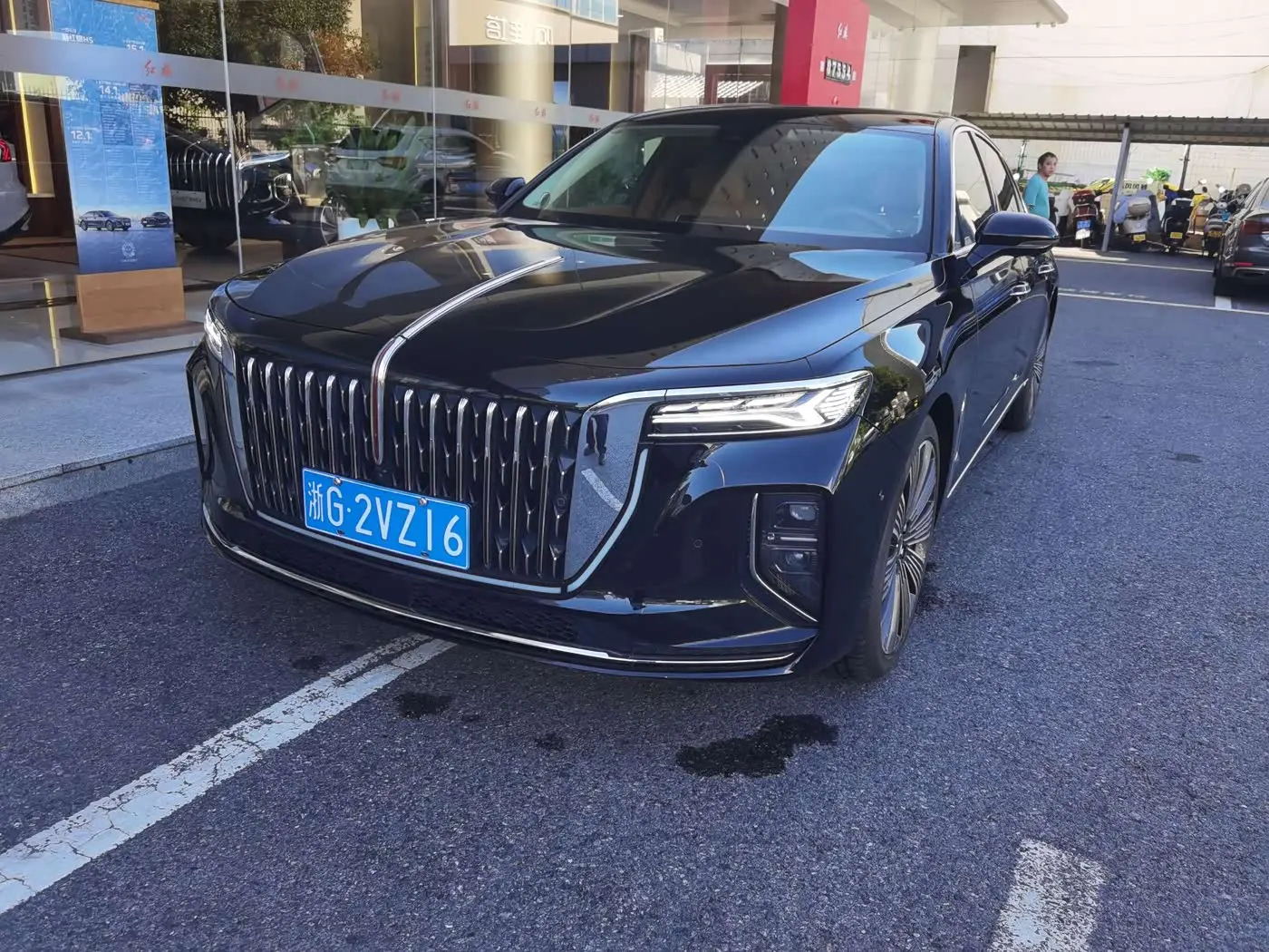 Hongqi H9 2025 — Фото 1/11