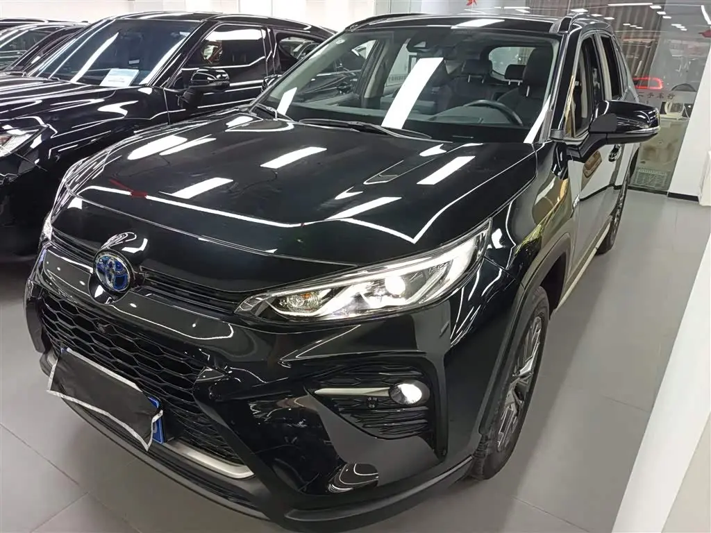 Toyota Wildlander 2023 — Photo 2/20
